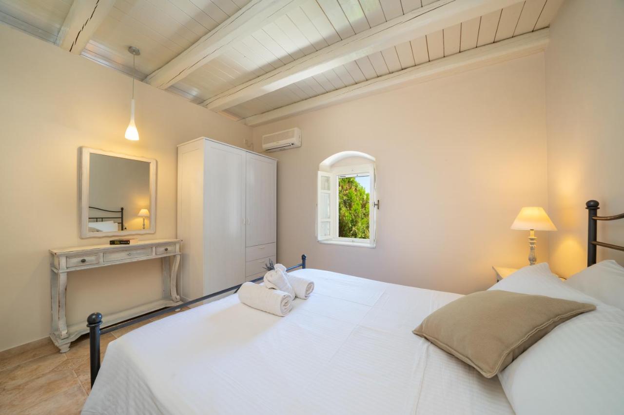 Blue Horizon Cottages Tzamarelata エクステリア 写真